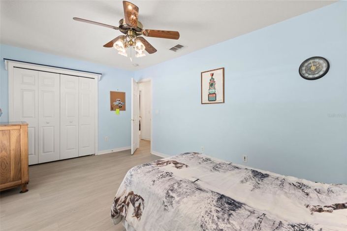 Image No.18-4 Bed House for sale