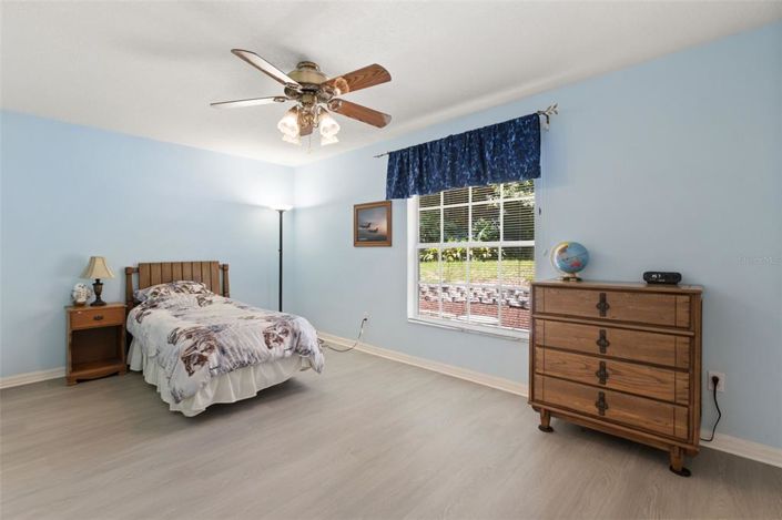 Image No.19-4 Bed House for sale