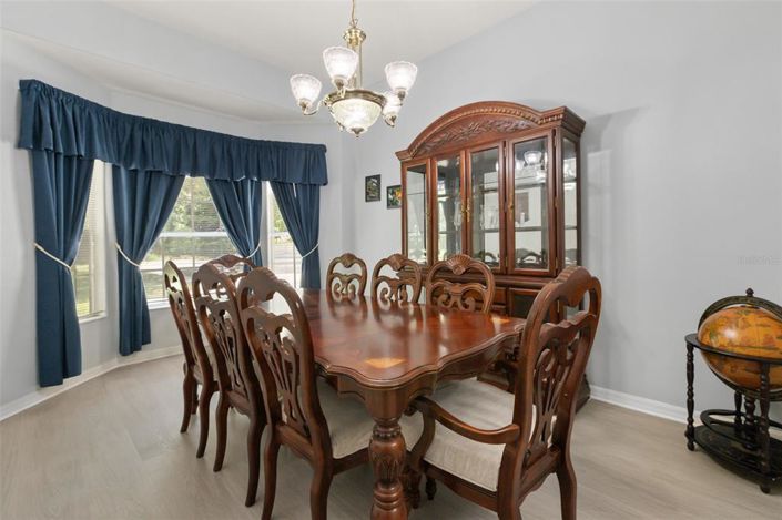 Image No.8-4 Bed House for sale