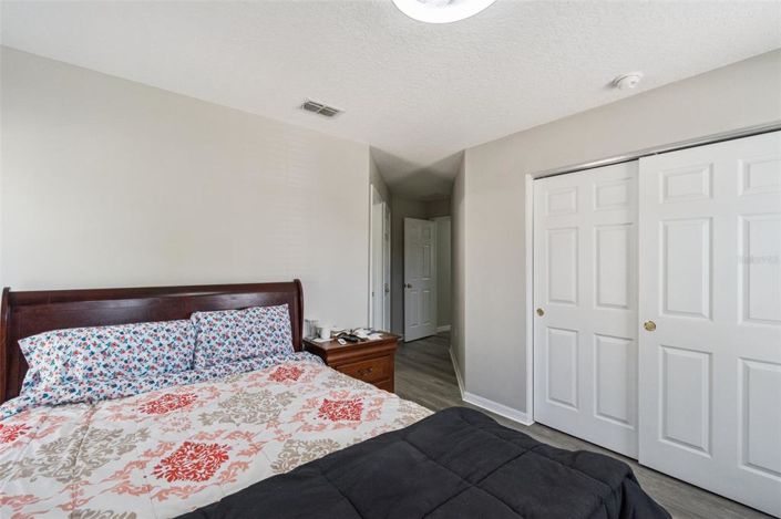 Image No.19-5 Bed House for sale