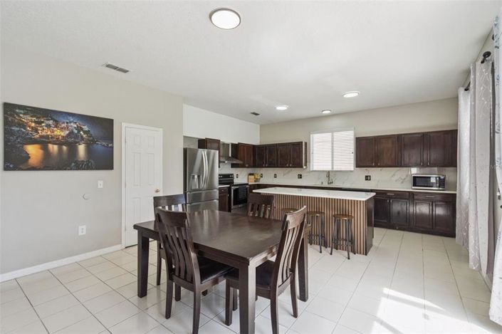 Image No.7-5 Bed House for sale