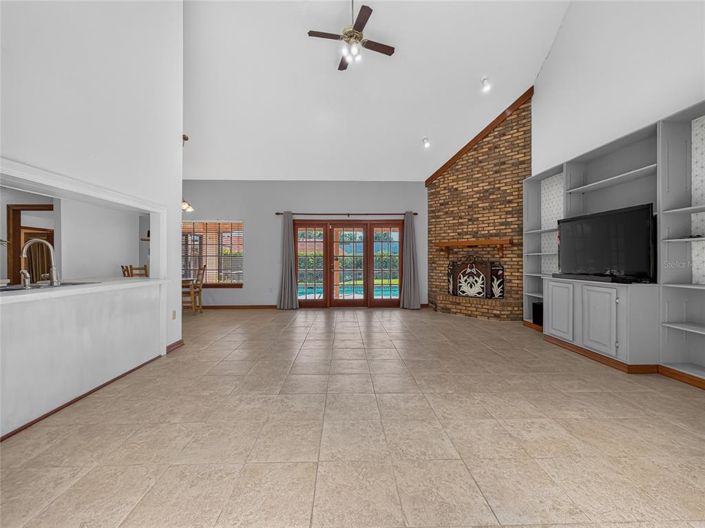 Image No.10-4 Bed House for sale