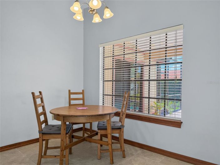 Image No.19-4 Bed House for sale