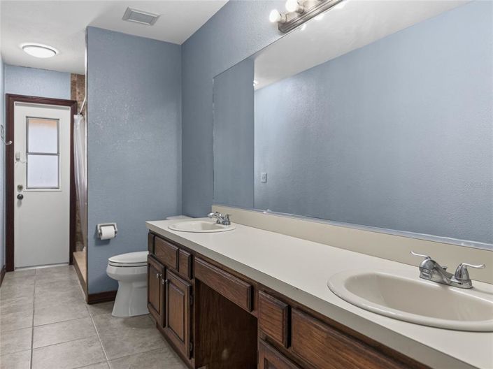 Image No.20-4 Bed House for sale