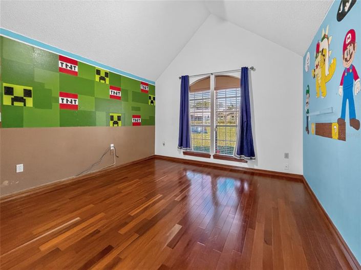 Image No.25-4 Bed House for sale