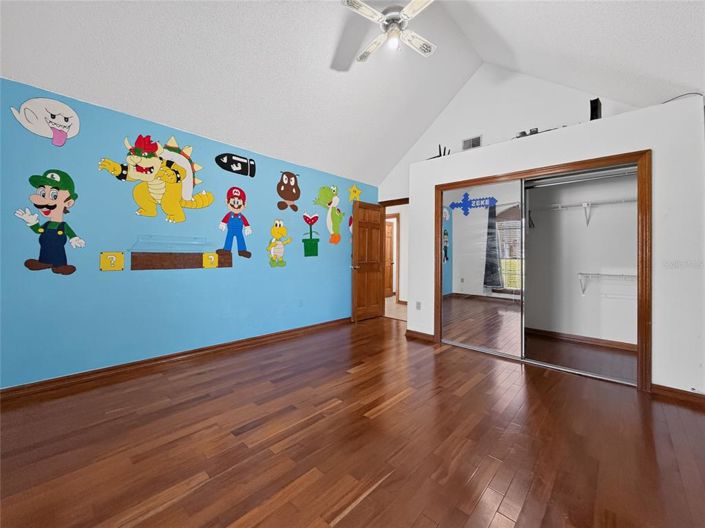 Image No.26-4 Bed House for sale