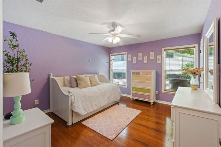 Image No.28-4 Bed House for sale