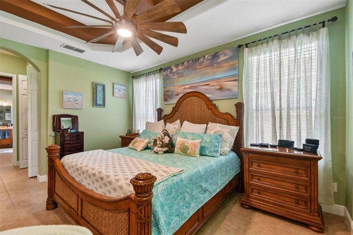 Image No.27-5 Bed House for sale