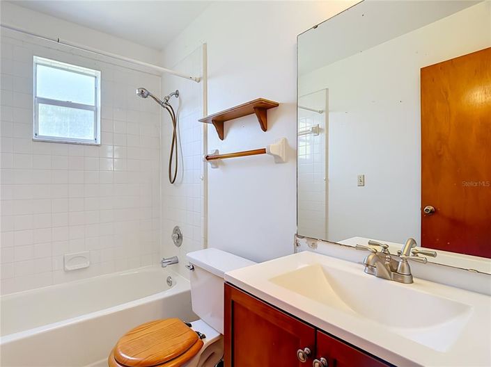 Image No.17-3 Bed House for sale