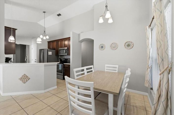 Image No.18-4 Bed House for sale
