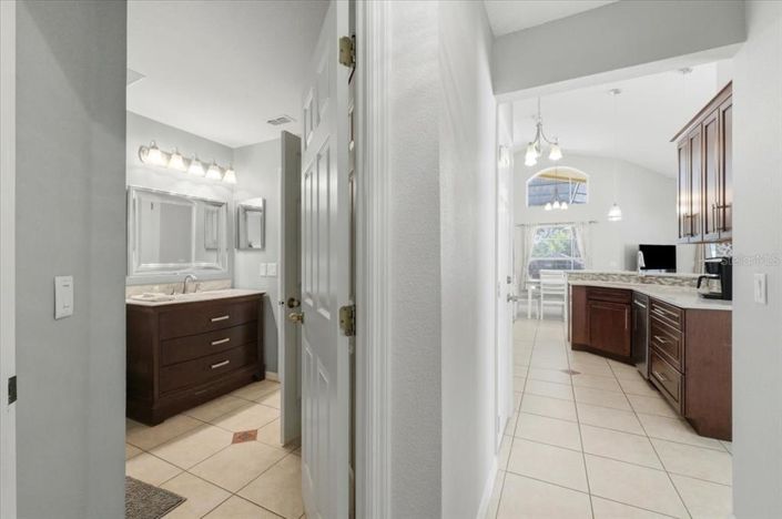 Image No.40-4 Bed House for sale