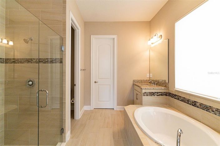 Image No.28-4 Bed House for sale