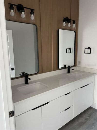 Image No.19-4 Bed House for sale