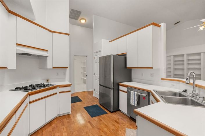 Image No.15-4 Bed House for sale
