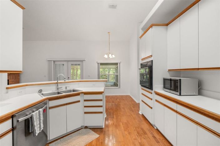 Image No.17-4 Bed House for sale