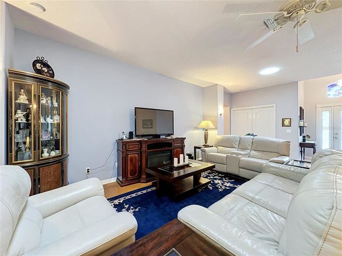 Image No.11-3 Bed House for sale