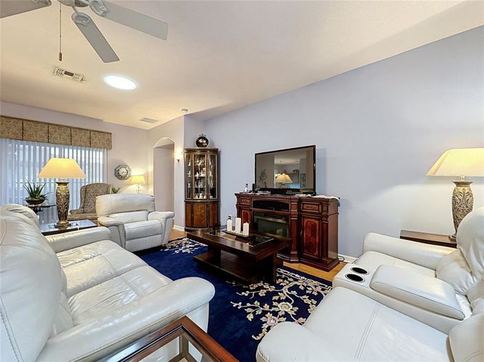 Image No.12-3 Bed House for sale