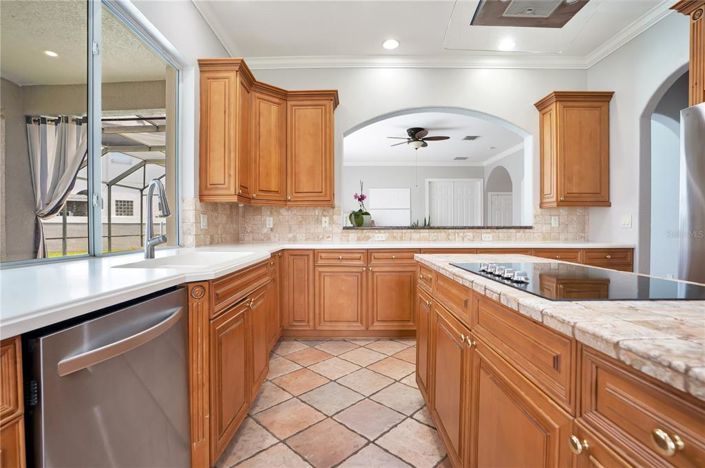 Image No.34-5 Bed House for sale