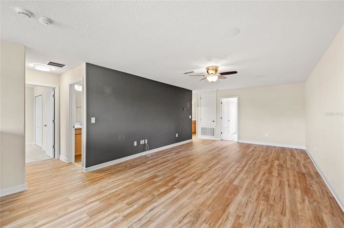 Image No.25-7 Bed House for sale