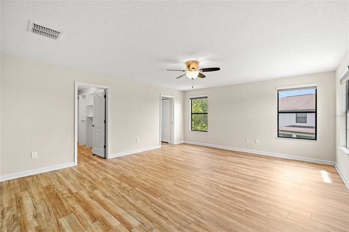 Image No.26-7 Bed House for sale
