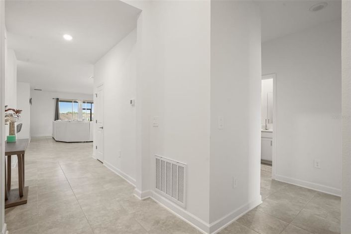 Image No.18-4 Bed House for sale