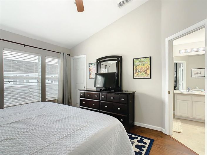 Image No.18-3 Bed Townhouse for sale