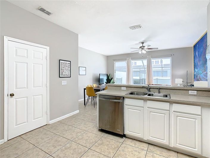 Image No.9-3 Bed Townhouse for sale