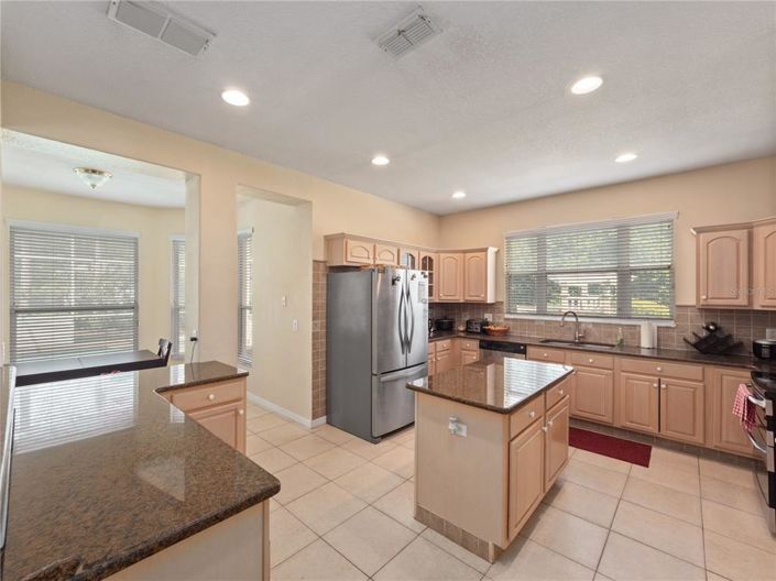 Image No.17-4 Bed House for sale