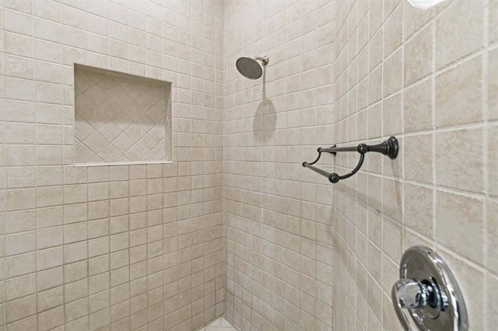 Image No.33-5 Bed House for sale