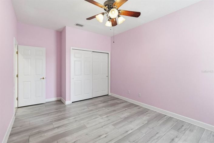 Image No.36-5 Bed House for sale