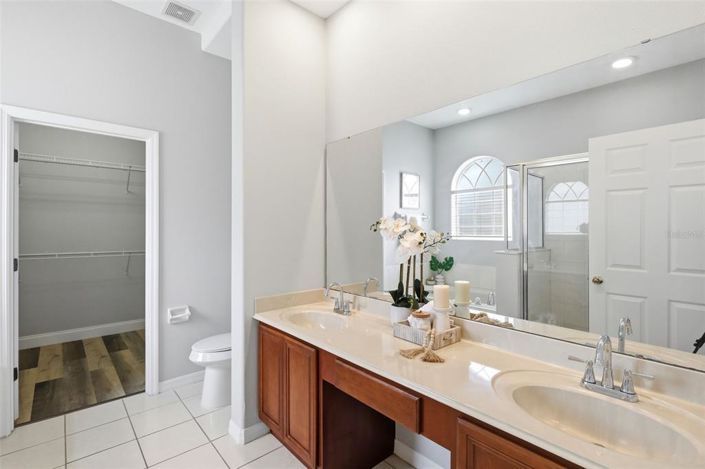 Image No.11-5 Bed House for sale