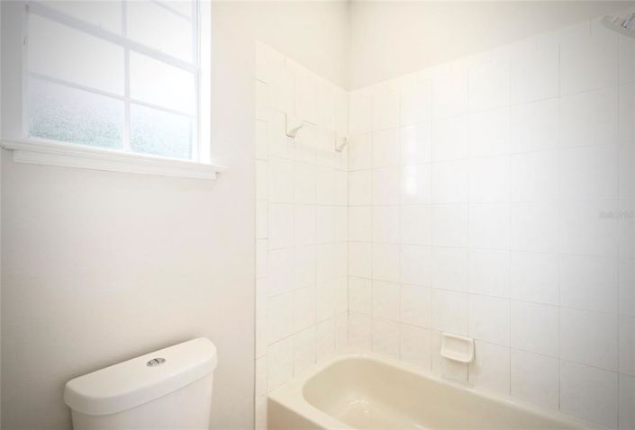 Image No.33-5 Bed House for sale