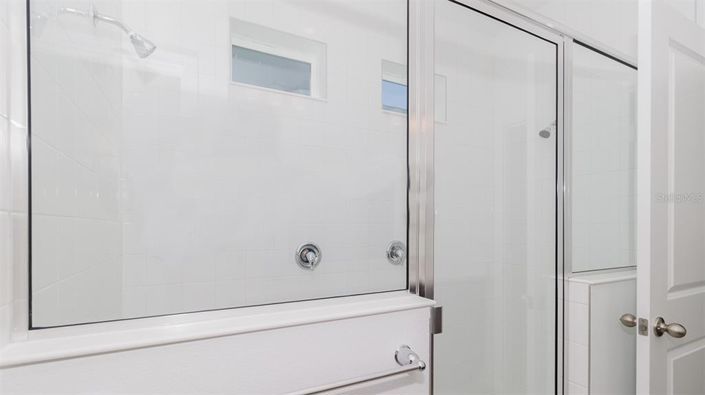 Image No.17-4 Bed House for sale