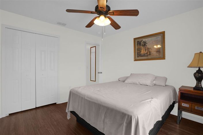 Image No.11-3 Bed House for sale