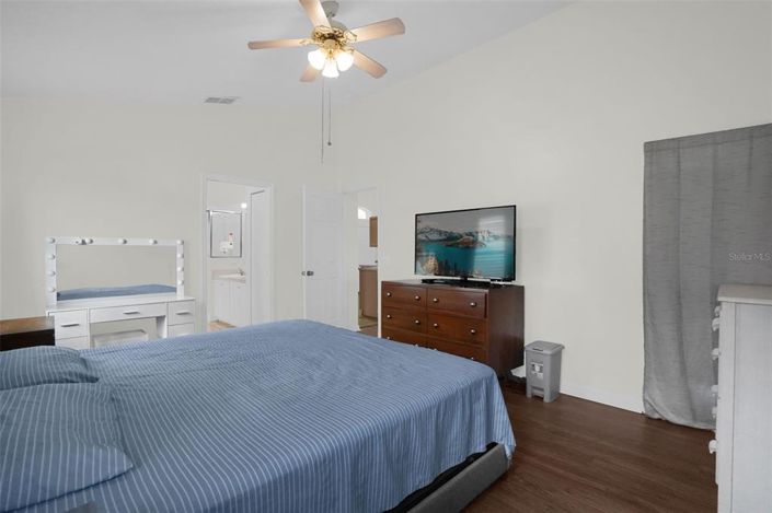 Image No.17-3 Bed House for sale