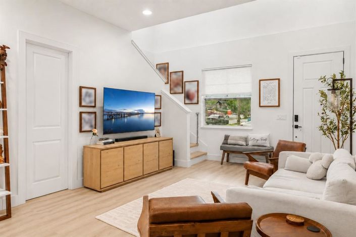 Image No.8-3 Bed House for sale