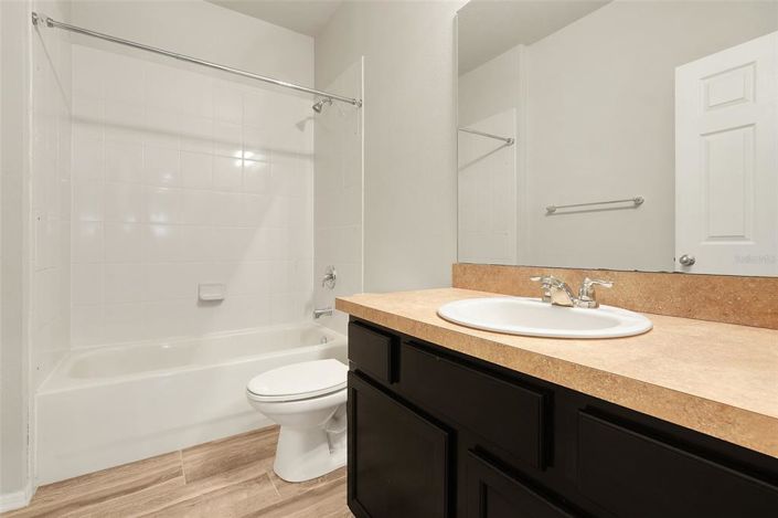 Image No.36-5 Bed House for sale