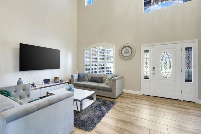 Image No.9-5 Bed House for sale