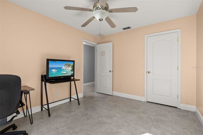 Image No.19-5 Bed House for sale
