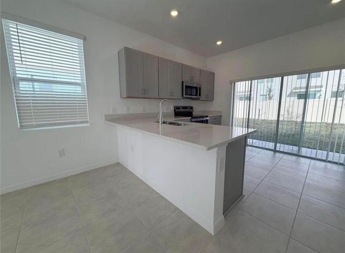 Image No.2-2 Bed Townhouse for sale