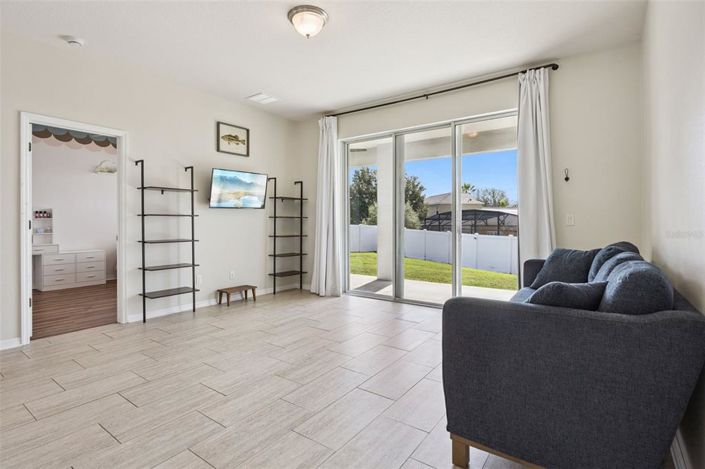 Image No.18-4 Bed House for sale