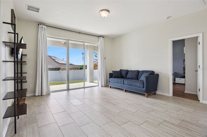 Image No.20-4 Bed House for sale