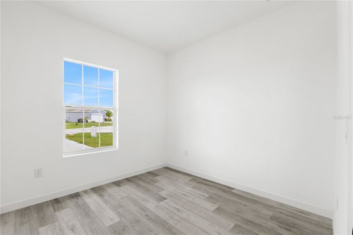 Image No.20-6 Bed Duplex for sale