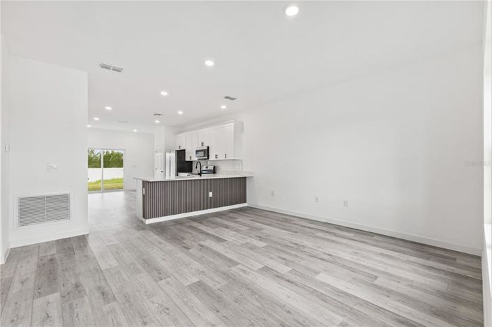 Image No.6-6 Bed Duplex for sale