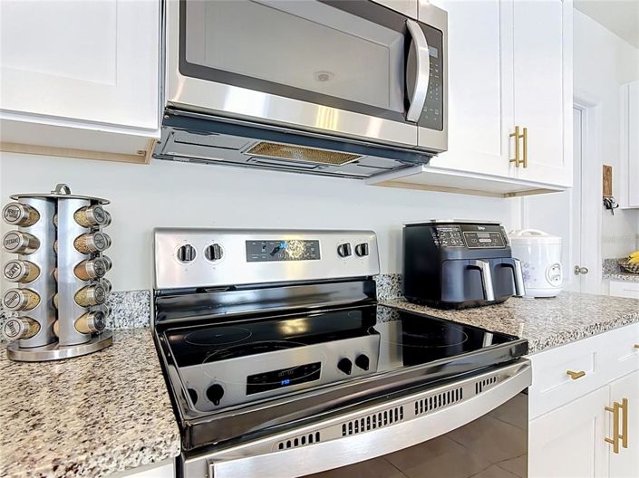 Image No.9-5 Bed House for sale