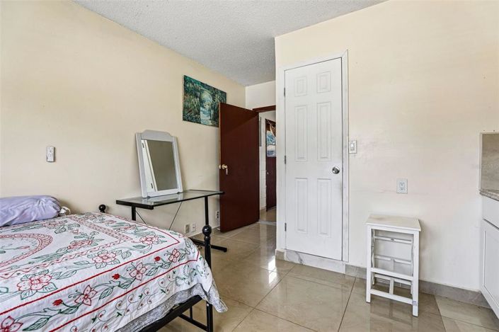 Image No.11-3 Bed House for sale
