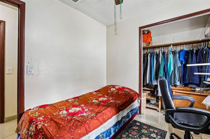 Image No.17-3 Bed House for sale