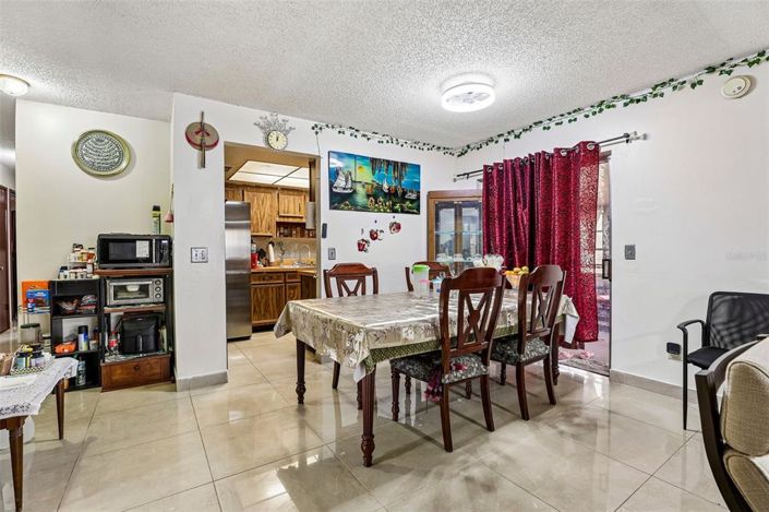 Image No.6-3 Bed House for sale