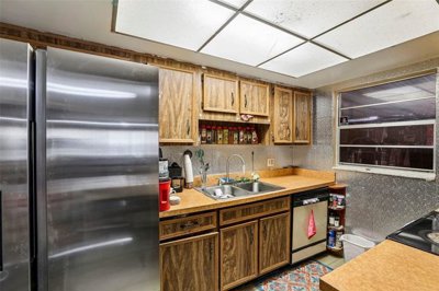 fa005713-832
