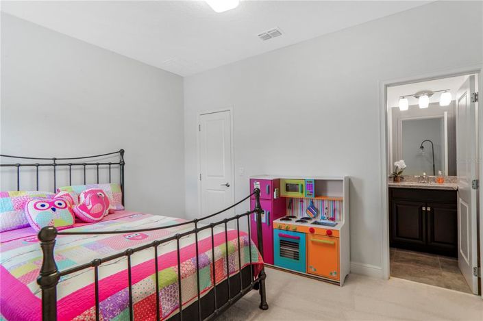 Image No.60-5 Bed House for sale